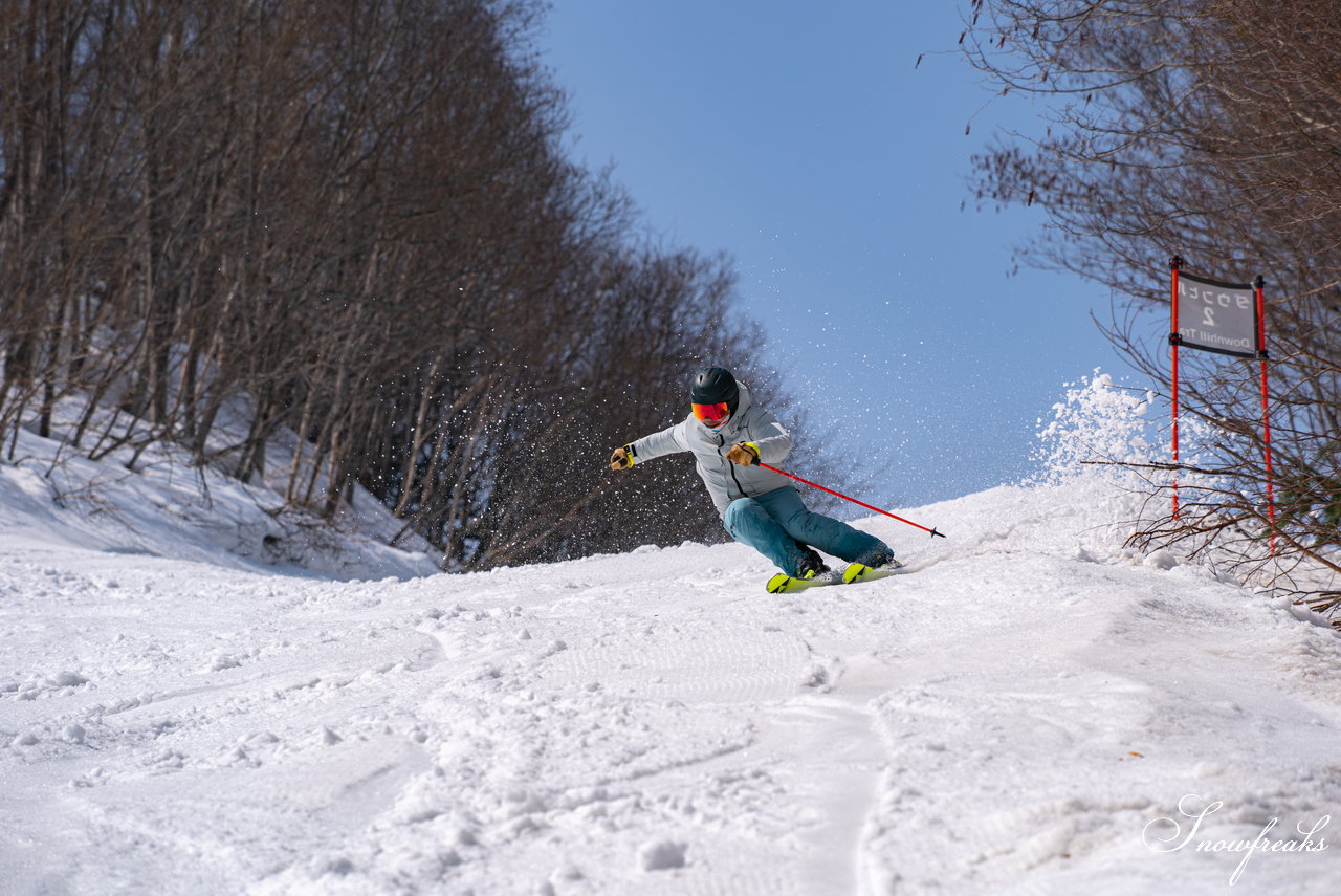 プロスキーヤー・吉田勝大さんが今季初登場！スプリングシーズン真っ盛り、現在も全面滑走可能な札幌国際スキー場を疾走します(*^^)v